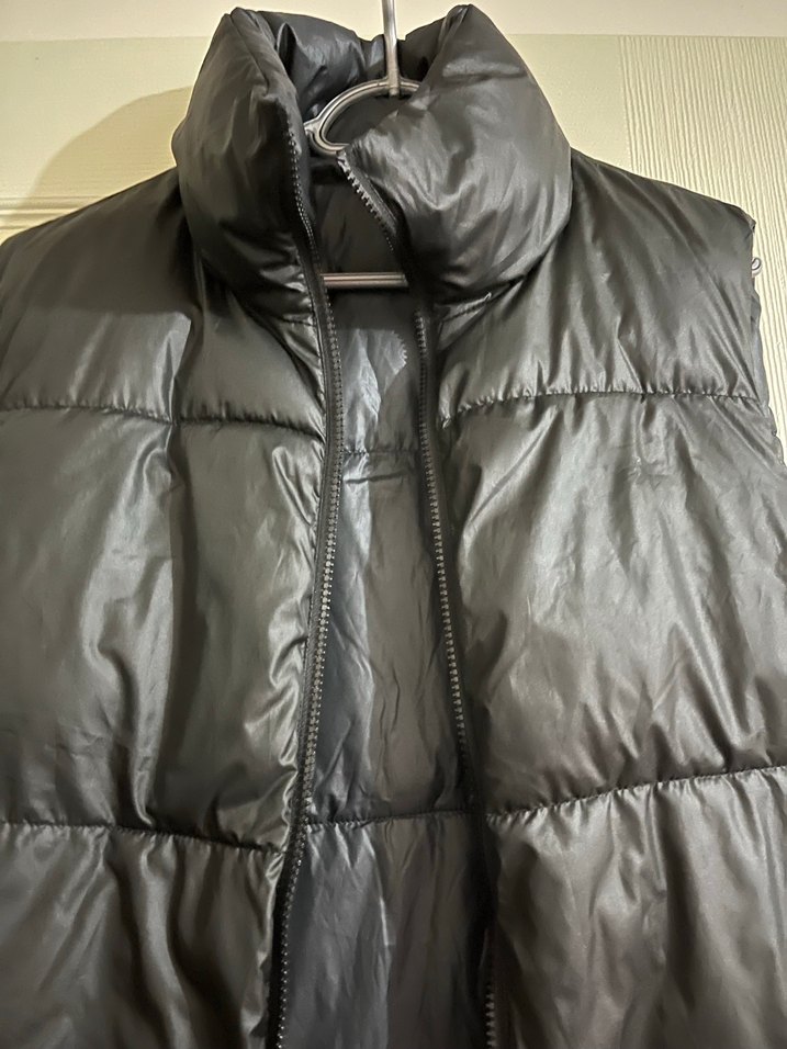 Kadın Siyah Yüksek Yakalı Fermuarlı Yelek - Görsel 3