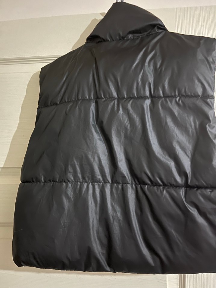 Kadın Siyah Yüksek Yakalı Fermuarlı Yelek - Görsel 2