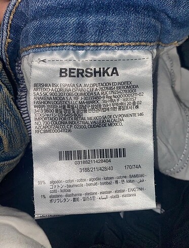 l Beden Bershka Kıvrık Kot Şort