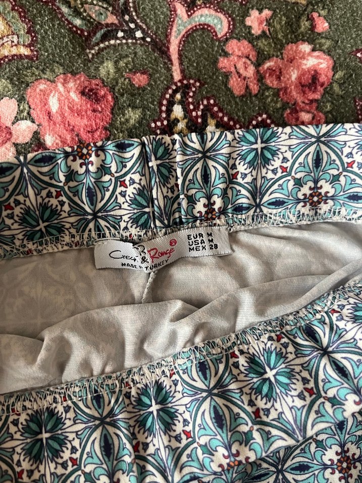 Kısa drapeli etek - Görsel 2