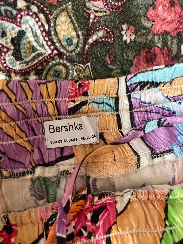Bershka animeli şort - Görsel 2