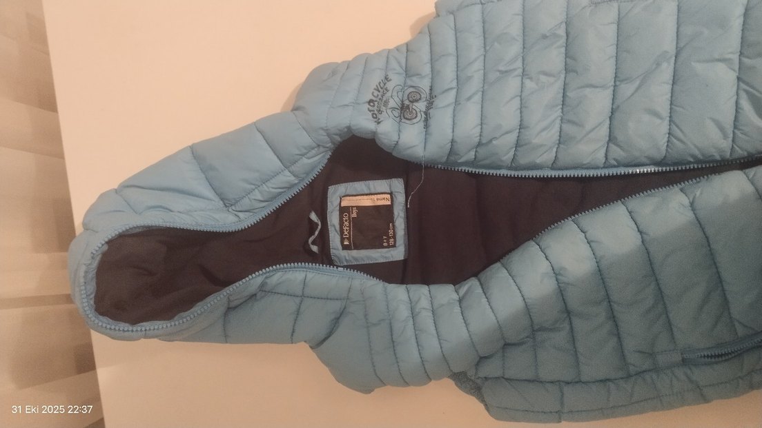 Erkek Çocuk mavi Kapüşonlu Fermuarlı Yelek - Görsel 2