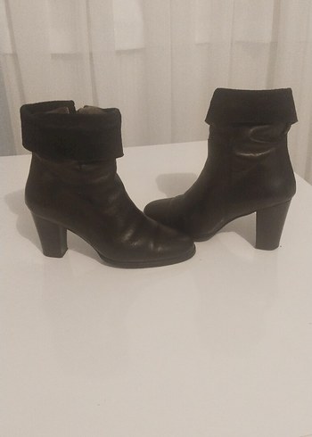 Siyah Süet Topuklu Kadın Bot - Görsel 3