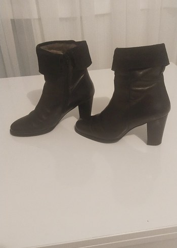 Siyah Süet Topuklu Kadın Bot - Görsel 4