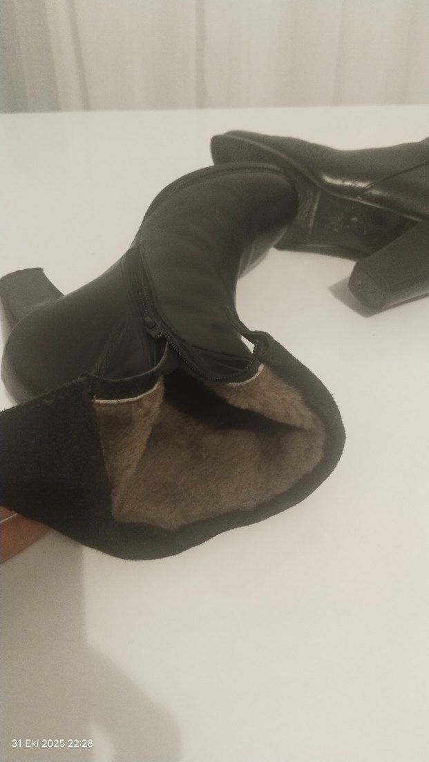 Siyah Süet Topuklu Kadın Bot - Görsel 5