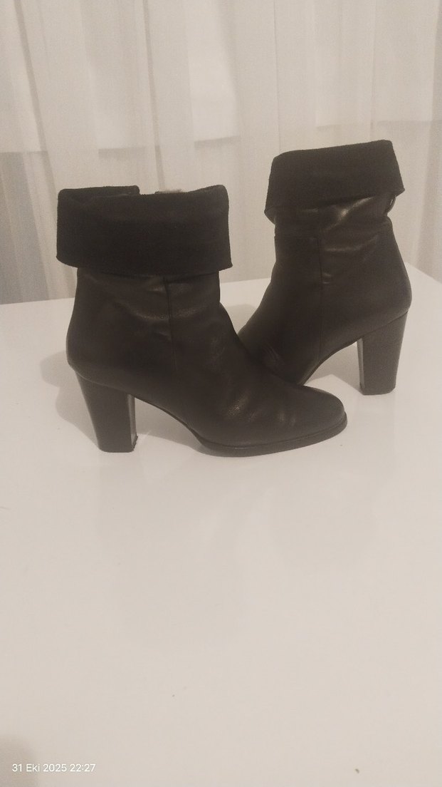 Siyah Süet Topuklu Kadın Bot - Görsel 2