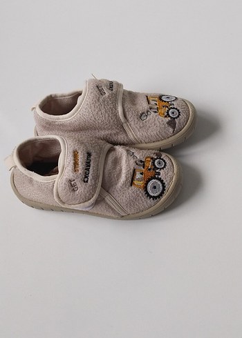 Bej Erkek Çocuk Nakışlı Sıcak Terlik - Görsel 4