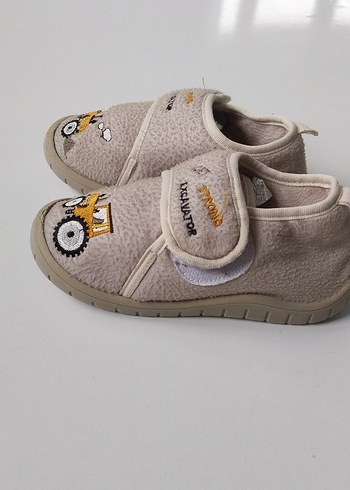 Bej Erkek Çocuk Nakışlı Sıcak Terlik - Görsel 2