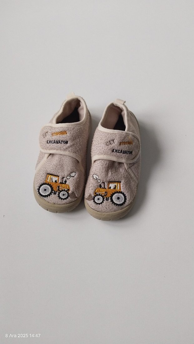 Bej Erkek Çocuk Nakışlı Sıcak Terlik - Görsel 5