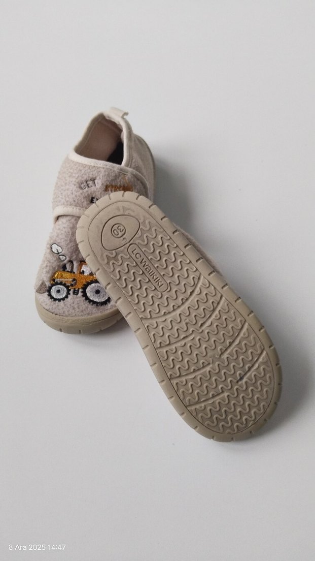 Bej Erkek Çocuk Nakışlı Sıcak Terlik - Görsel 3