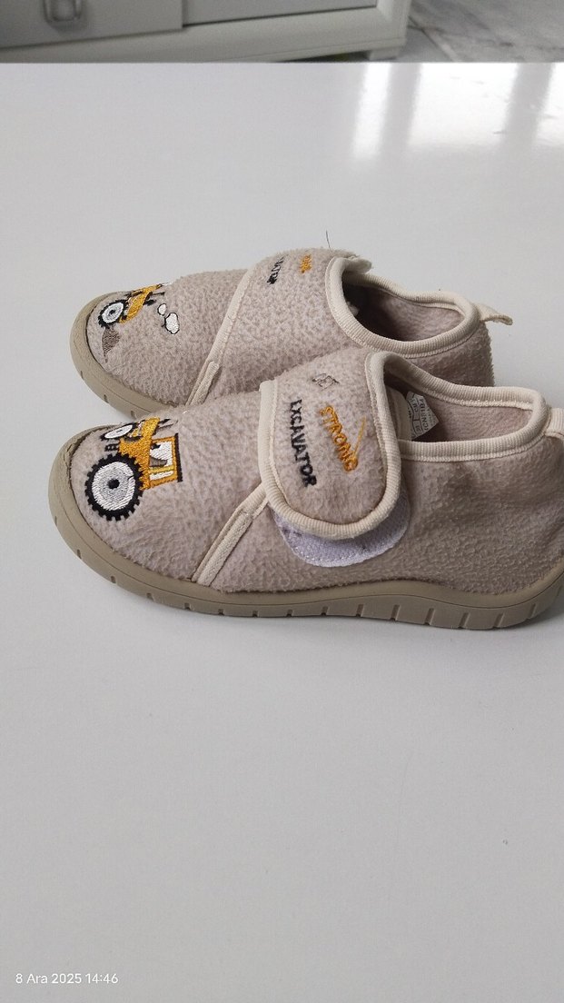 Bej Erkek Çocuk Nakışlı Sıcak Terlik - Görsel 2