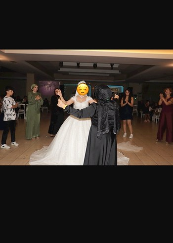 Siyah tesettür kuyruklu pullu abiye elbise - Görsel 4