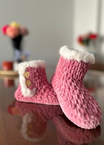 Kız Çocuk Bohem Kürklü Örgü Ev Botu - Görsel 3