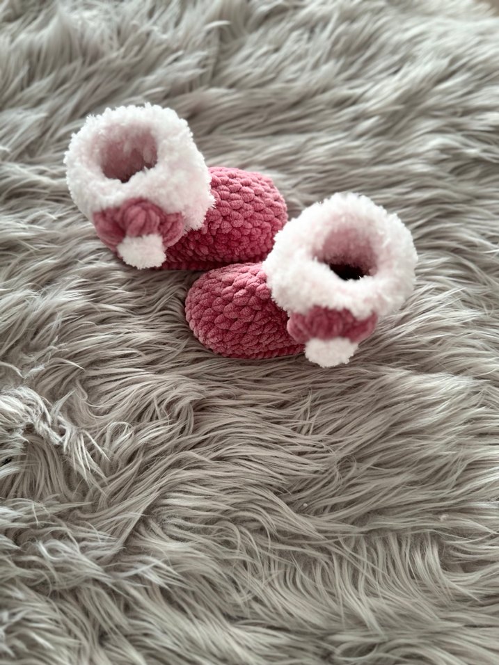 Kız Çocuk Pembe Örgü Ev Terliği - Görsel 3