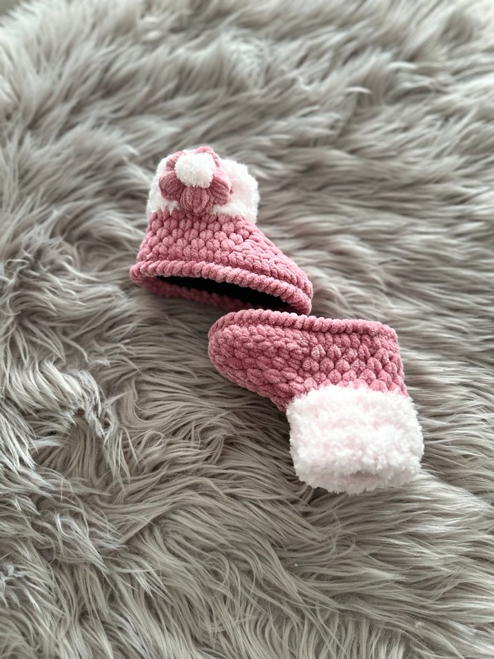 Kız Çocuk Pembe Örgü Ev Terliği - Görsel 2