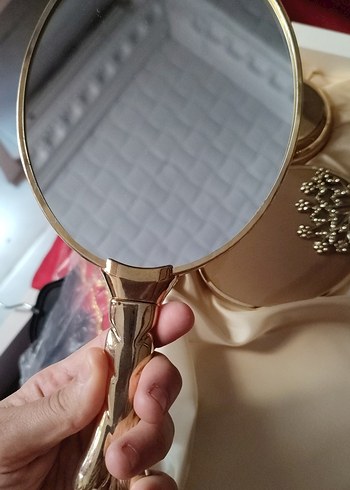 Beden altın Renk Bej İşlemeli Payetli Vintage Broş