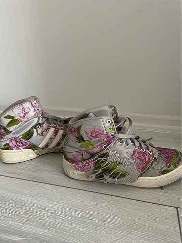 Adidas Jeremy Scott Wings