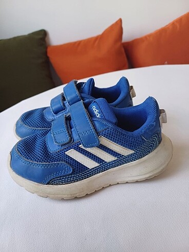 Adidas spor ayakkabı