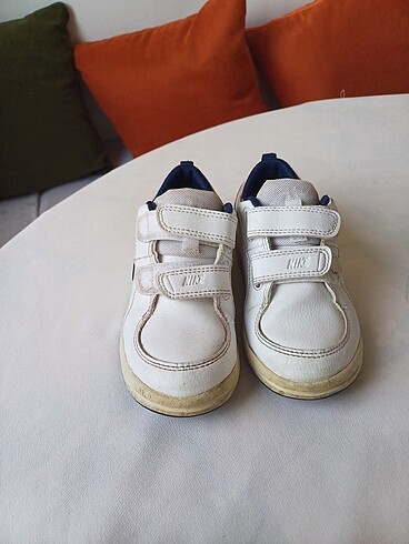 27 Beden Nike beyaz ayakkabı