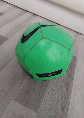 Yeşil futbol topu - Görsel 3