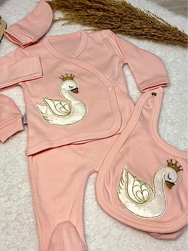 Kız bebek kuğulu set