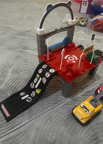 Beden Renk Kırmızı DIY Ucar Oyuncak Araba Seti