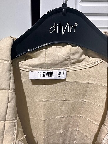 Diğer Krem rengi mevsimlik oversize mont