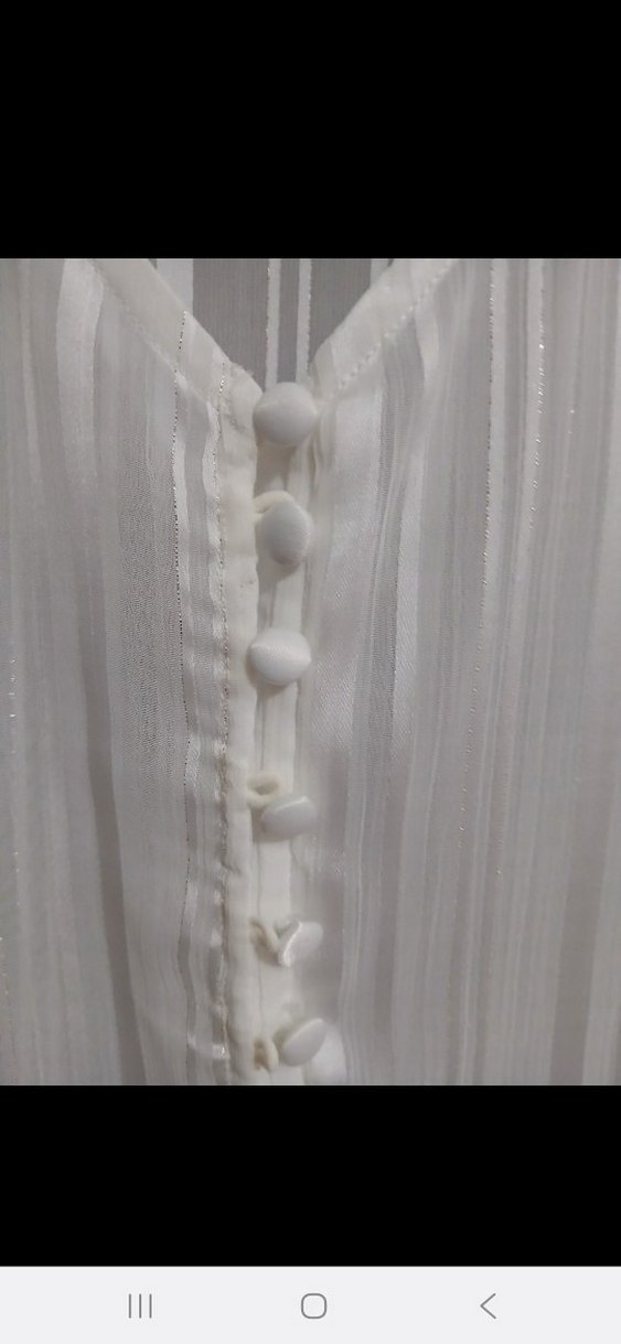 Düğmeli V Yakalı Beyaz  abiye bluz - Görsel 3