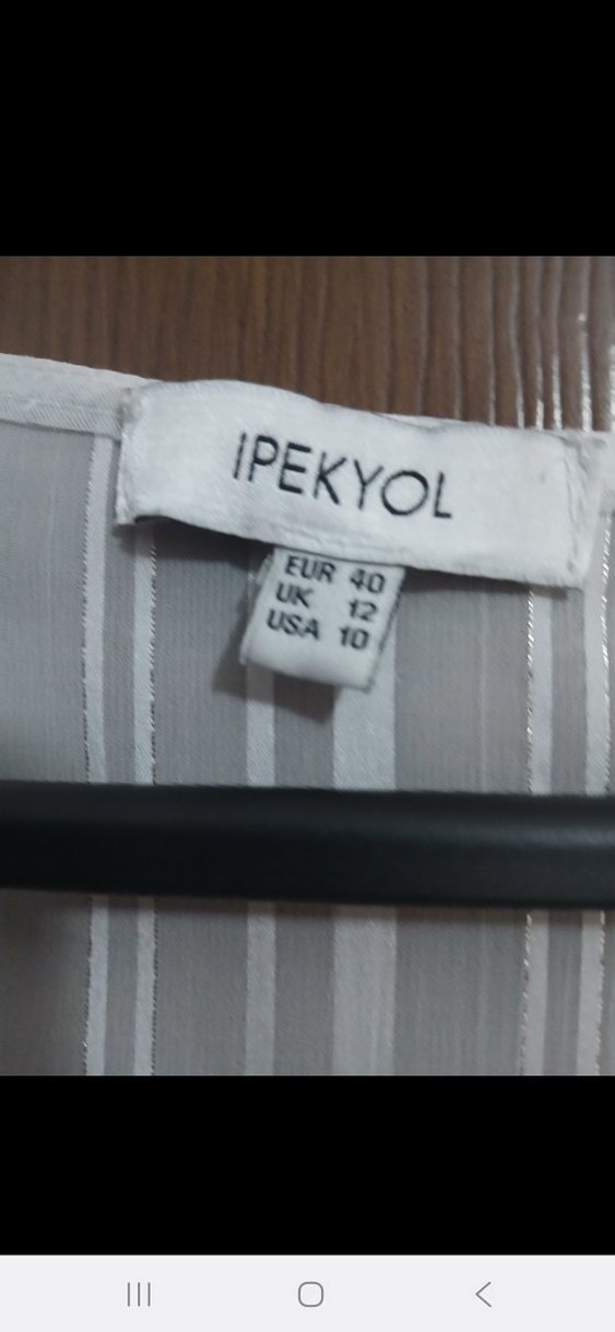 Düğmeli V Yakalı Beyaz  abiye bluz - Görsel 5