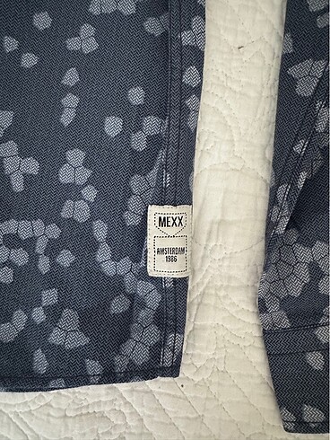 Mexx 9/10 YAS ERKEK GOMLEK SIFIR KULLANILMAMIS