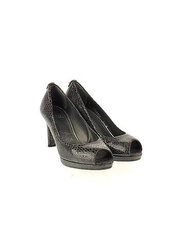 Stuart Weitzman Stuart Weitzman Klasik Ayakkabı %70 İndirimli.