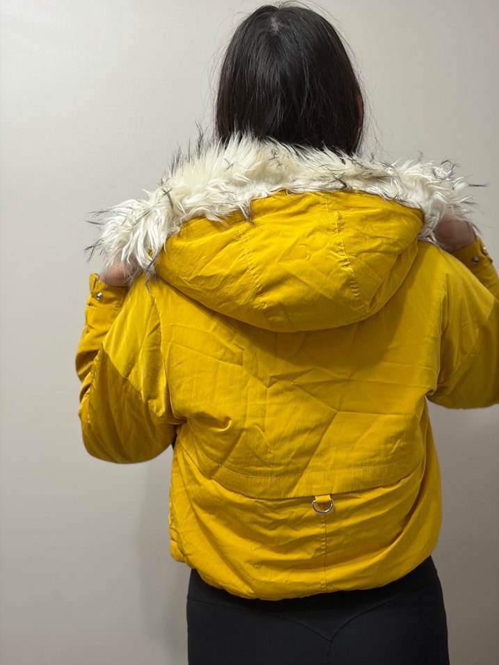 Sarı Kürklü Sokak Stili Kadın Mont - Görsel 4