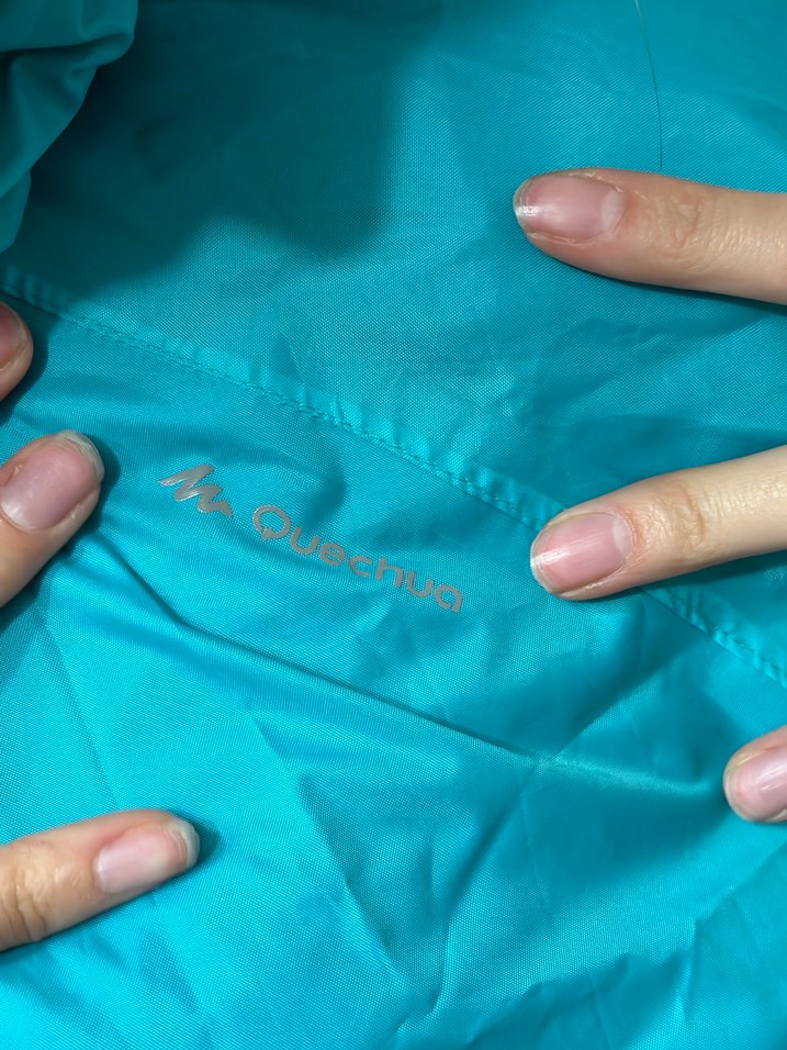 Turkuaz Kapüşonlu Uzun Kollu Kadın Yağmurluk DECATHLON - Görsel 4