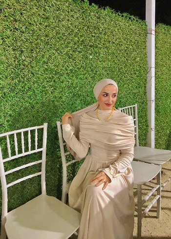 Uzun Kollu, Drapeli Tesettür Krem Abiye - Görsel 3