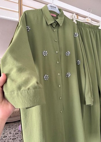 Nakışlı Kırmızı ve yeşil Uzun Kadın Takım - Görsel 11