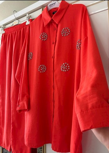 Nakışlı Kırmızı ve yeşil Uzun Kadın Takım - Görsel 4