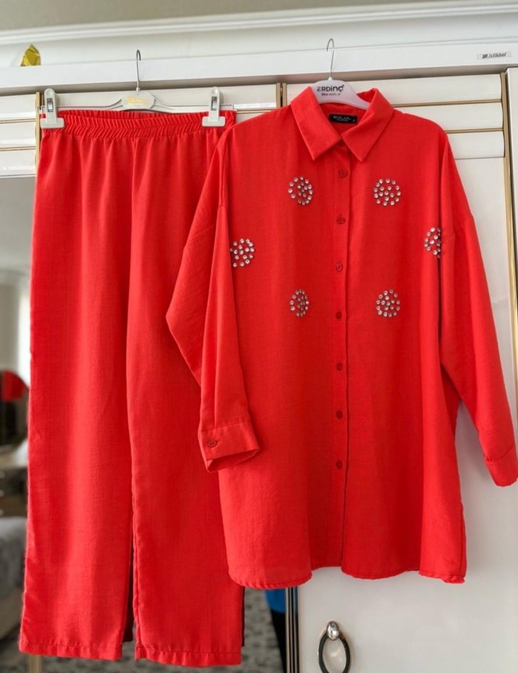 Nakışlı Kırmızı ve yeşil Uzun Kadın Takım - Görsel 2