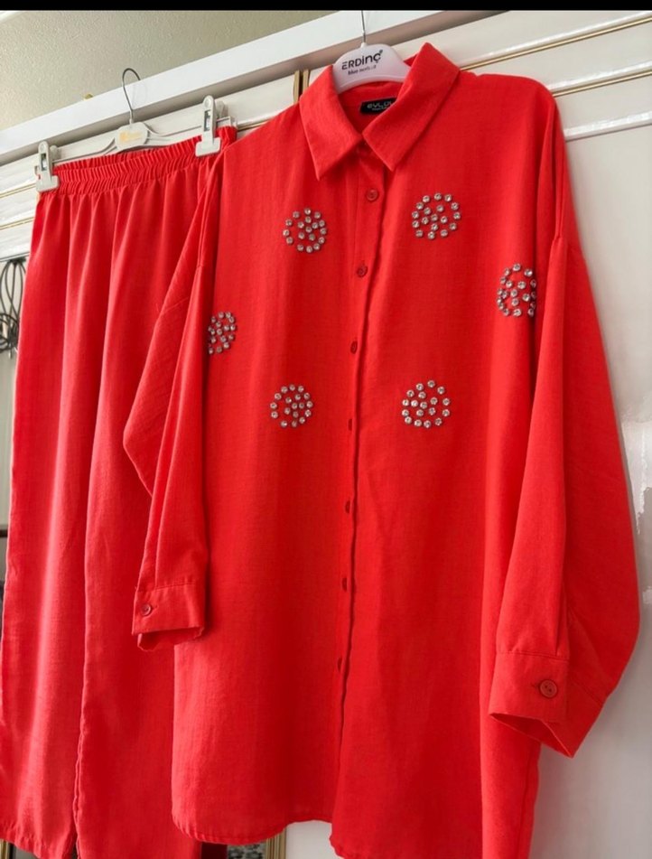 Nakışlı Kırmızı ve yeşil Uzun Kadın Takım - Görsel 5