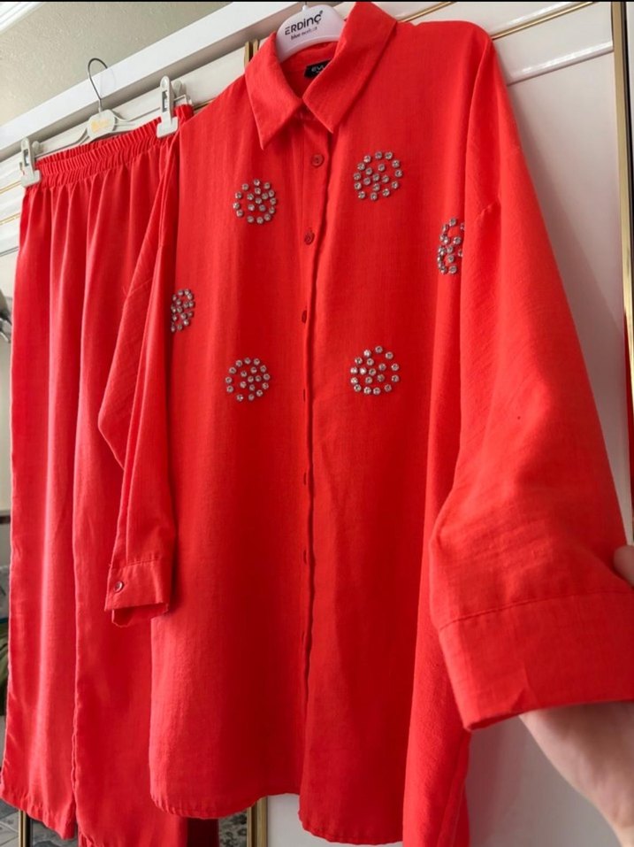 Nakışlı Kırmızı ve yeşil Uzun Kadın Takım - Görsel 4