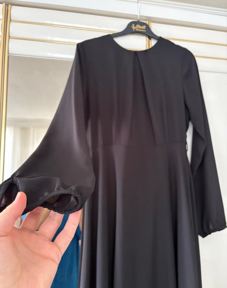 Siyah Uzun Drapeli Gotik Elbise - Görsel 4