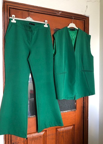 Kadın Yeşil Uzun Kesim Kolsuz Takım - Görsel 3