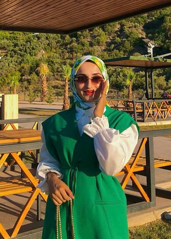 Yeşil Kemerli Uzun Kadın Takım - Görsel 4