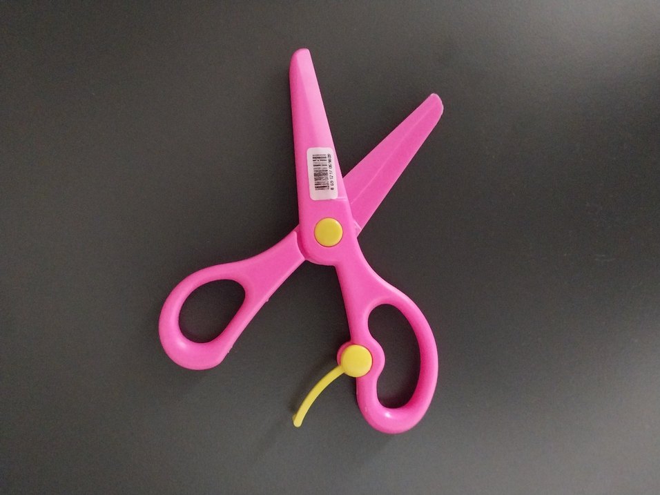 Çocuklar için renkli güvenli makas - Görsel 2