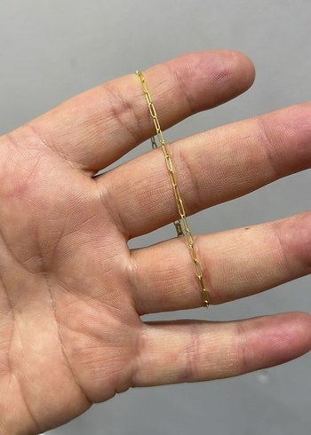 Kadın Altın Renk Zincir Detaylı Minimalist Bileklik