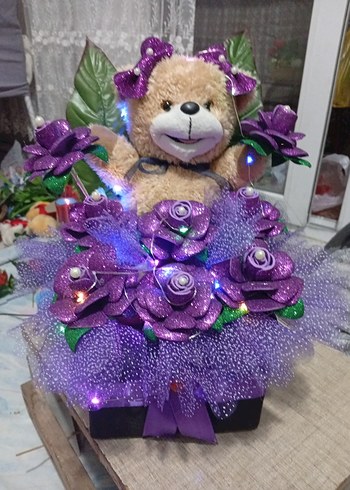 Mor Renkli Peluş Oyuncak ve Çiçek Aranjmanı - Görsel 4