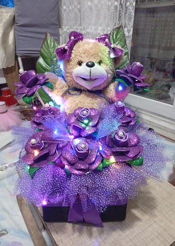 Mor Renkli Peluş Oyuncak ve Çiçek Aranjmanı - Görsel 2