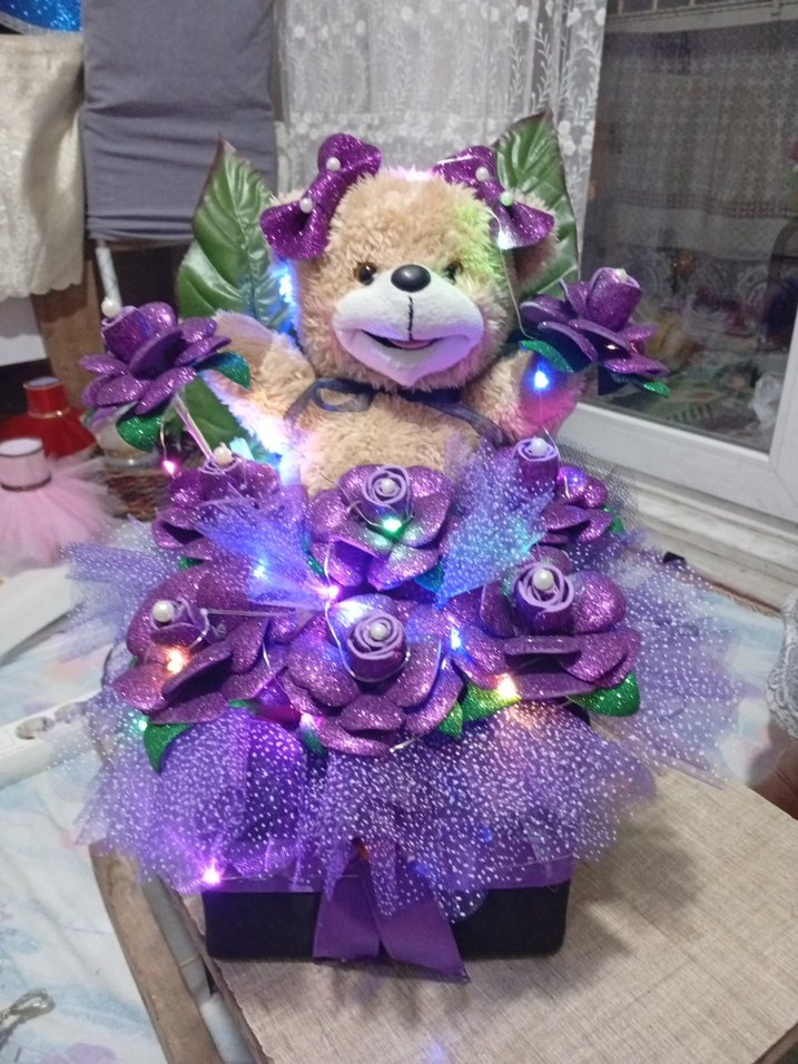 Mor Renkli Peluş Oyuncak ve Çiçek Aranjmanı - Görsel 2