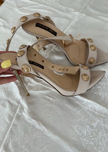 Beyaz Tokalı Stiletto Kadın Abiye Ayakkabı