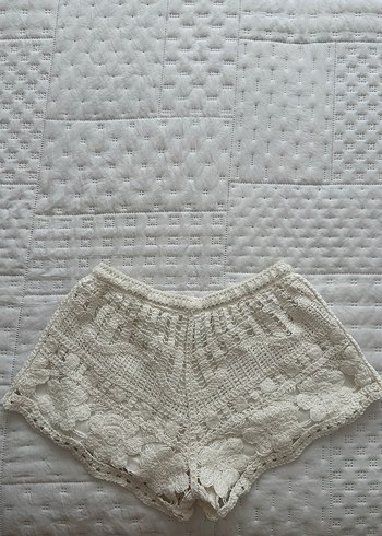 Dantel Detaylı Beyaz Örgü Mini Şort - Görsel 3