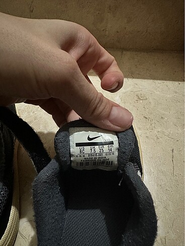 25 Beden Nike Erkek Çocuk Spor Ayakkabı